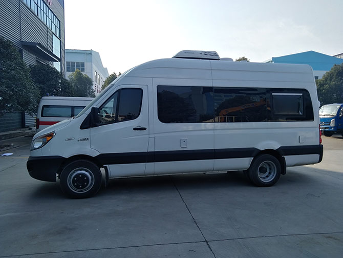 江淮星銳長(zhǎng)軸高頂B型房車(chē)